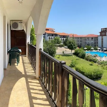 Stylish Sv елегантен двустаен св влас سفيتي فلاس